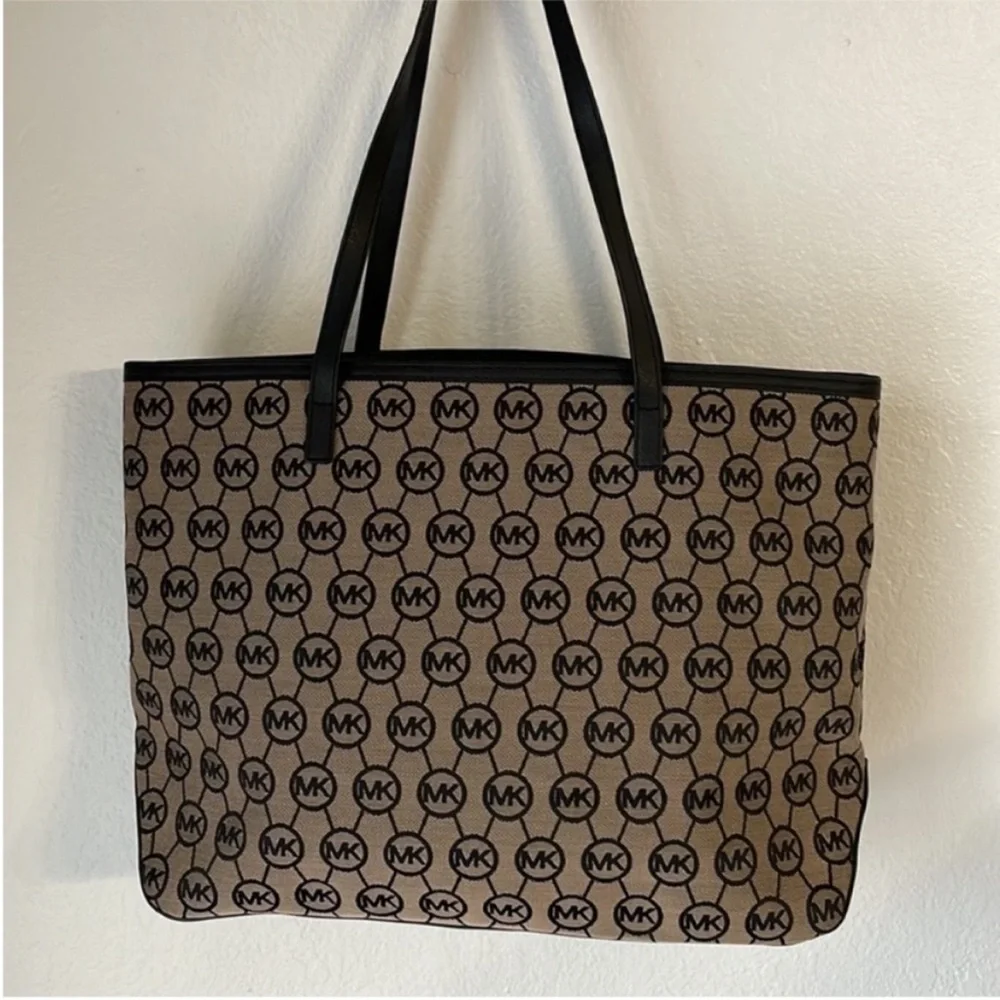 Michael‎ Kors Signature Tote